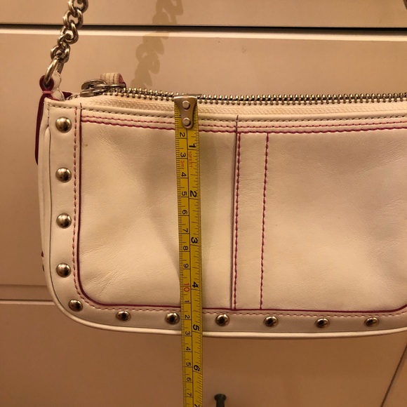 White heart purse - COACH - Picture 9 of 12